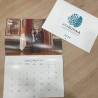 La realización y venta de calendarios solidarios para el año 2024